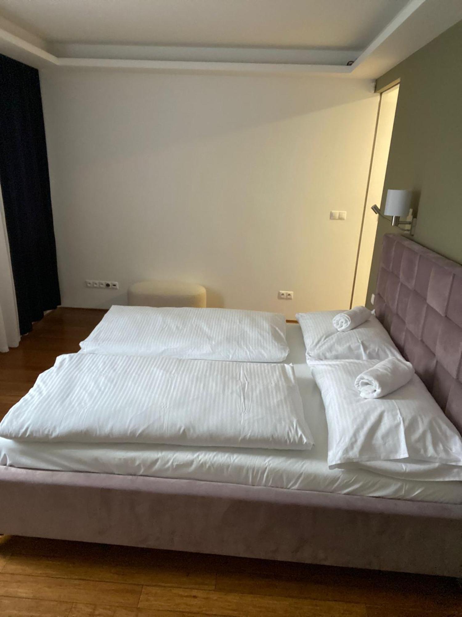 Old Town Apartment Bratislava Bagian luar foto